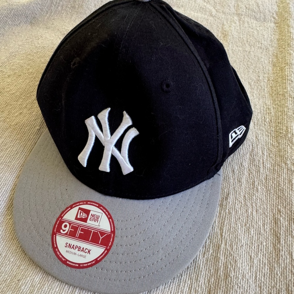 NY Yankees Navy cap medium-large